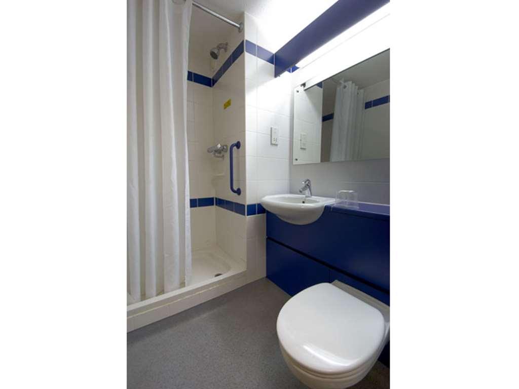 Travelodge Liverpool Docks Szoba fotó