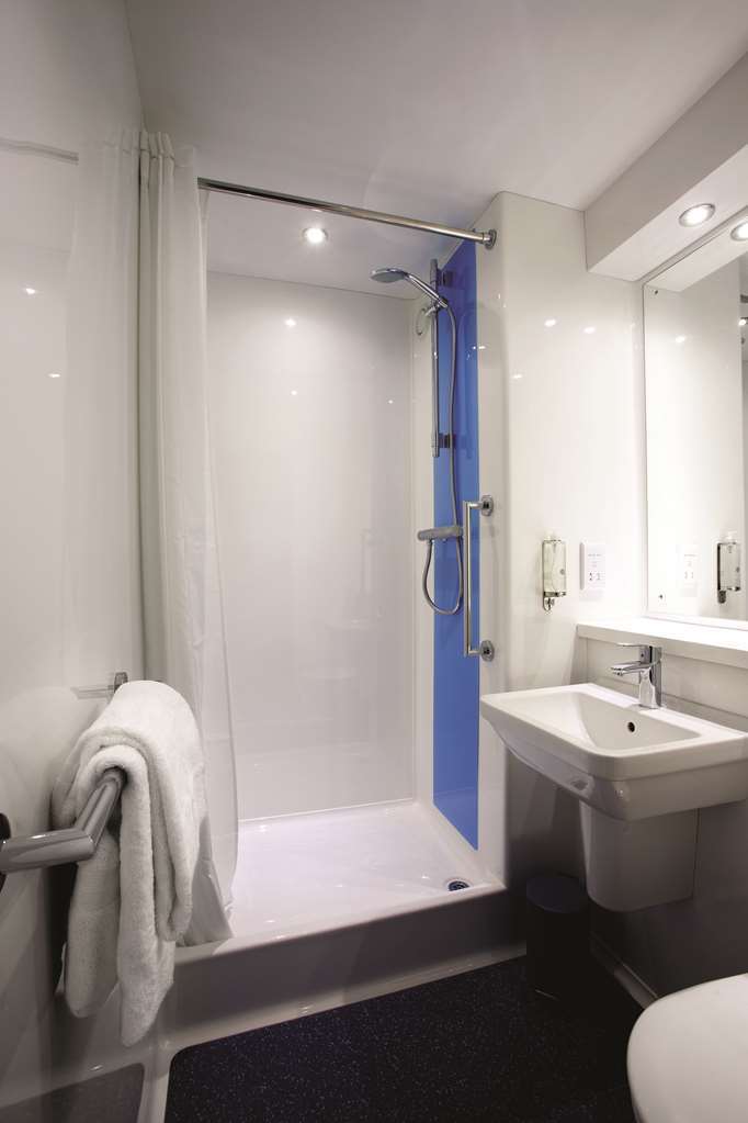 Travelodge Liverpool Docks Szoba fotó