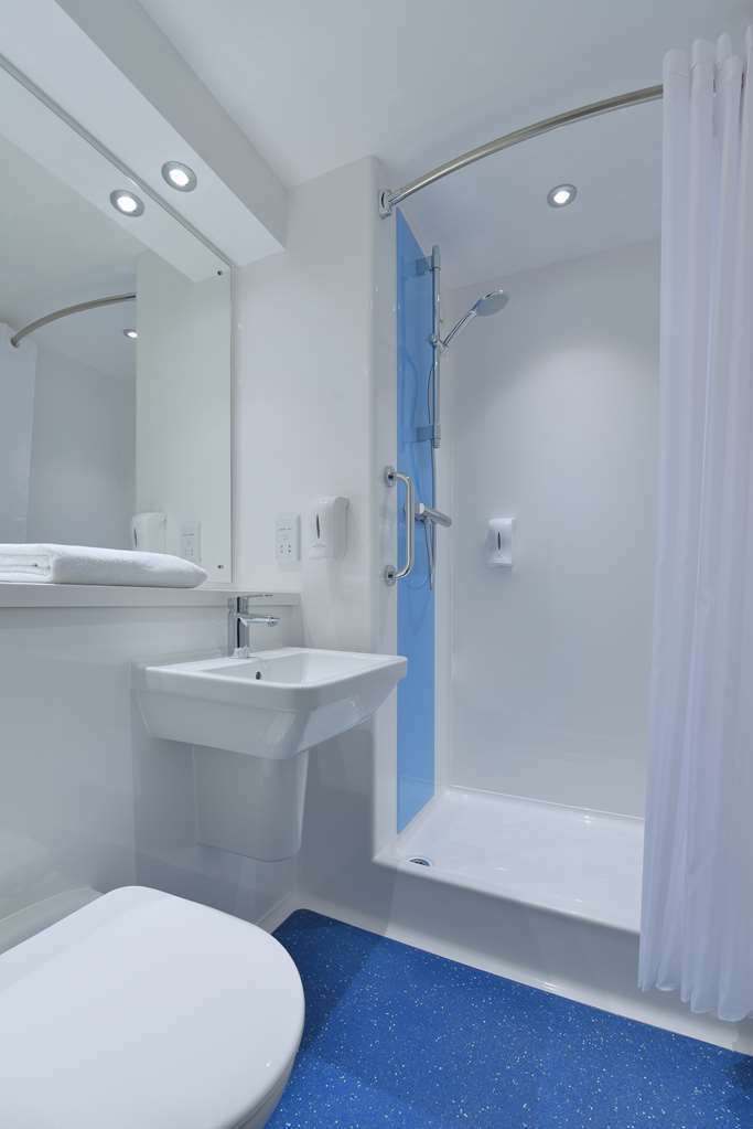 Travelodge Liverpool Docks Szoba fotó